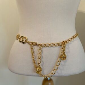 Vintage Glam RKS Feminine Gold chain betl b-low ajustable clip closure timeless